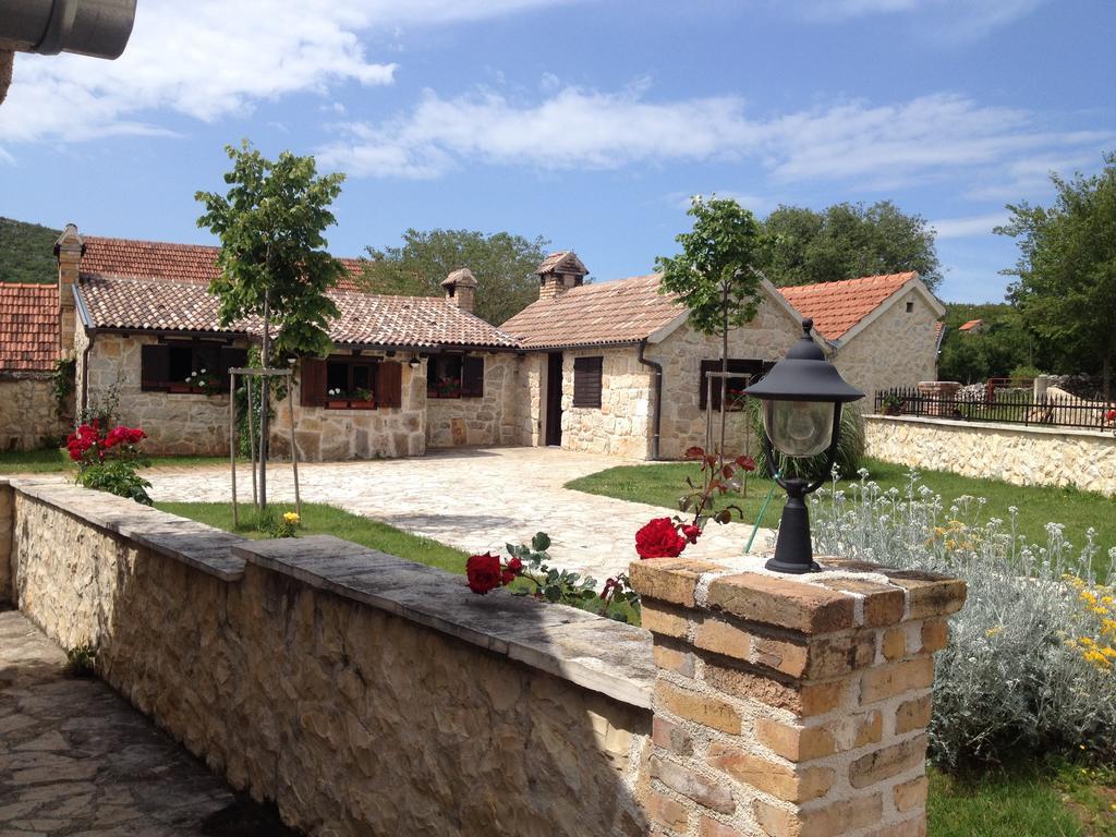 Micanovi Dvori Mobile Home Village Zrmanja Obrovac Esterno foto
